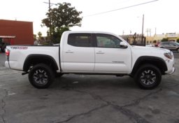 2021 Toyota Tacoma 4WD - Image 5