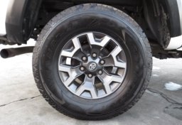 2021 Toyota Tacoma 4WD - Image 11