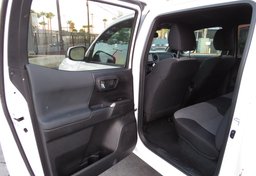 2021 Toyota Tacoma 4WD - Image 29