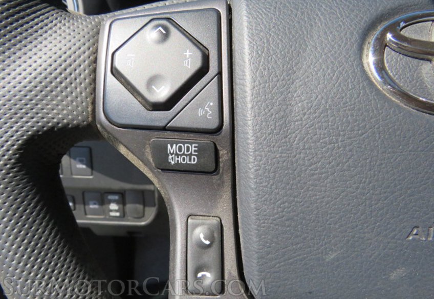 2020 Toyota Tacoma 4WD - Image 5