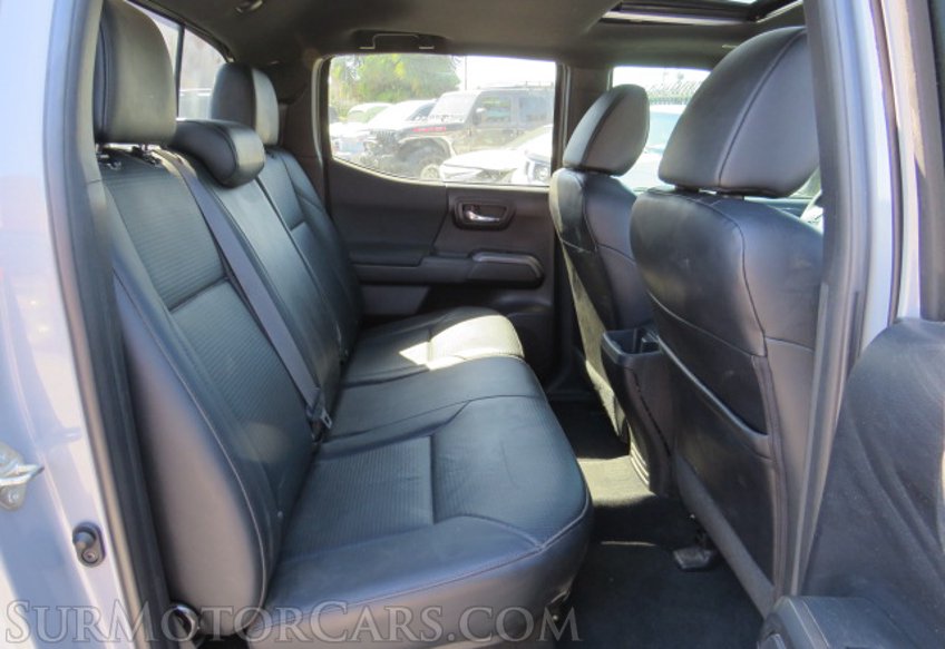 2020 Toyota Tacoma 4WD - Image 17