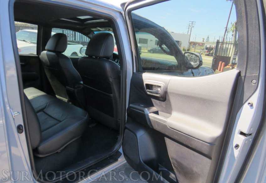 2020 Toyota Tacoma 4WD - Image 18