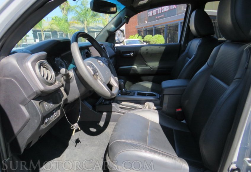 2020 Toyota Tacoma 4WD - Image 25