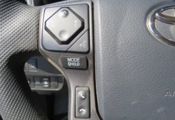 2020 Toyota Tacoma 4WD - Image 5