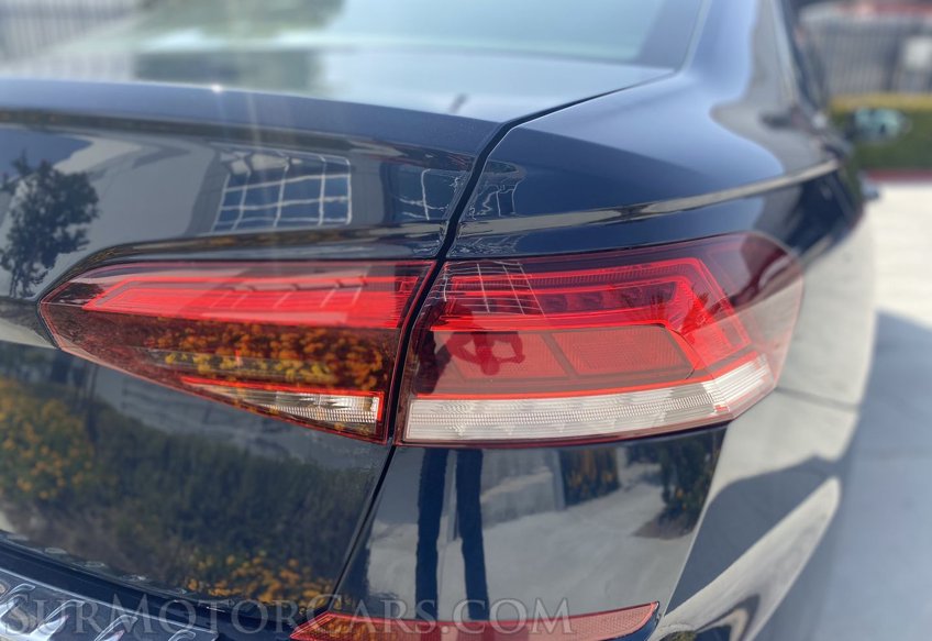 2021 Volkswagen Passat - Image 11