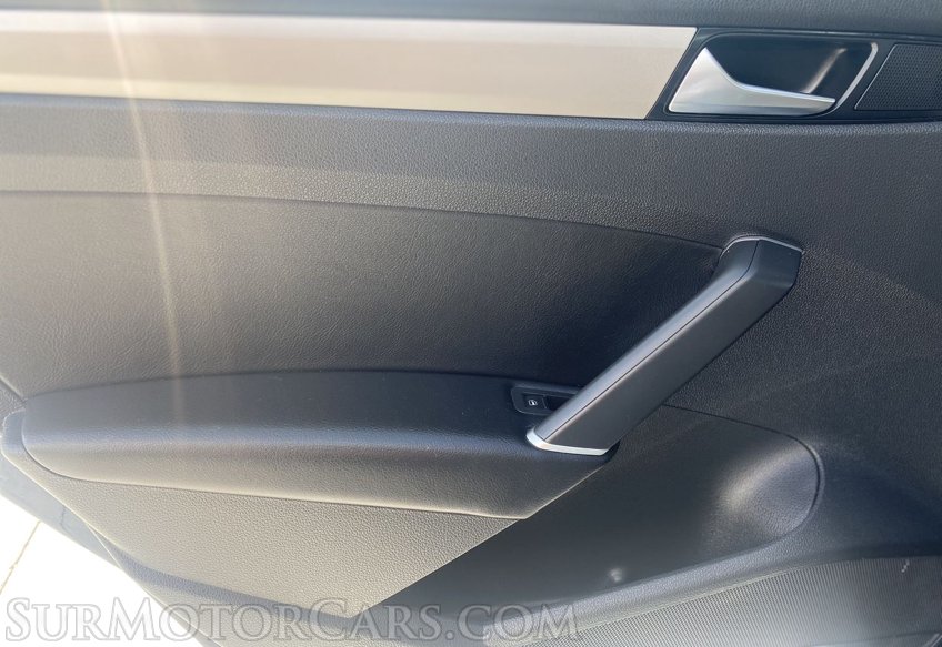 2021 Volkswagen Passat - Image 35