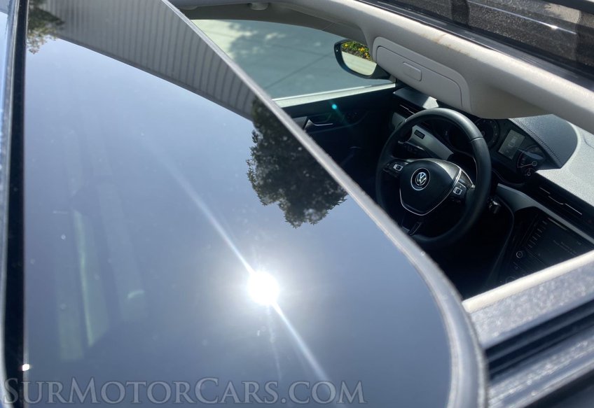 2021 Volkswagen Passat - Image 17