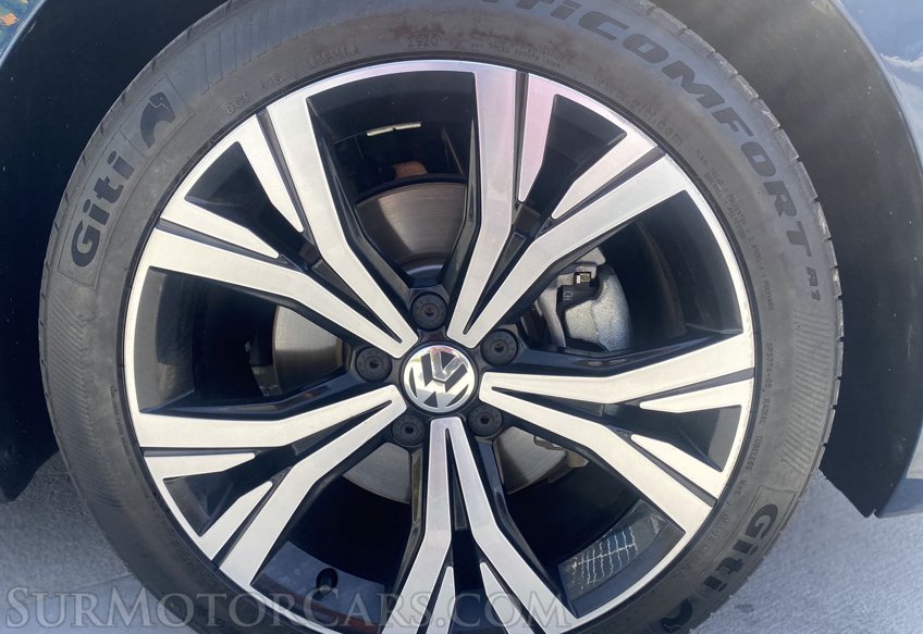 2021 Volkswagen Passat - Image 18