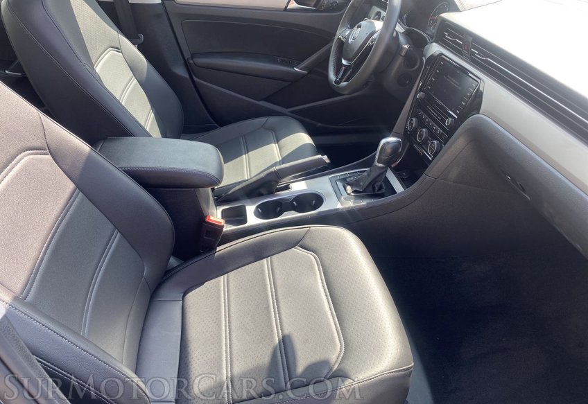 2021 Volkswagen Passat - Image 24