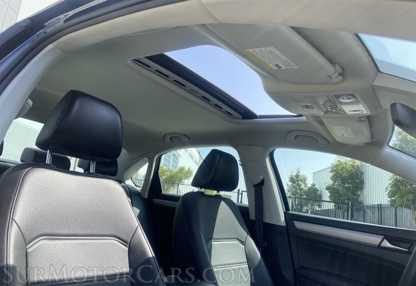 2021 Volkswagen Passat - Image 31