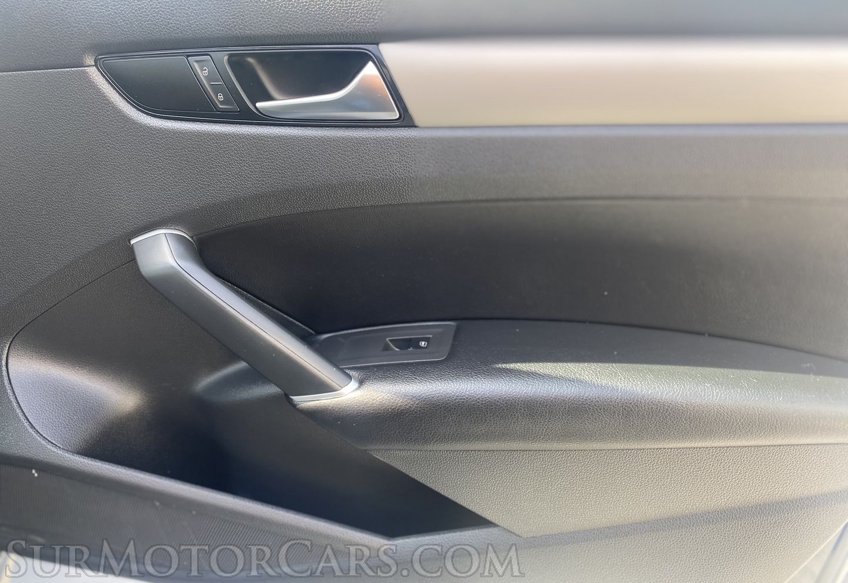 2021 Volkswagen Passat - Image 38