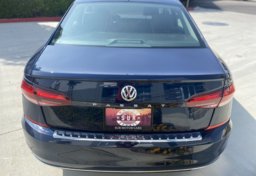 2021 Volkswagen Passat - Image 9