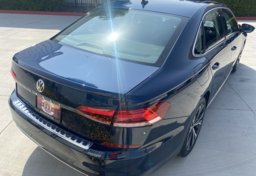 2021 Volkswagen Passat - Image 7