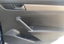 2021 Volkswagen Passat - Image 37