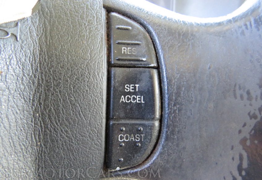 2013 Ford Econoline Cargo Van - Image 31