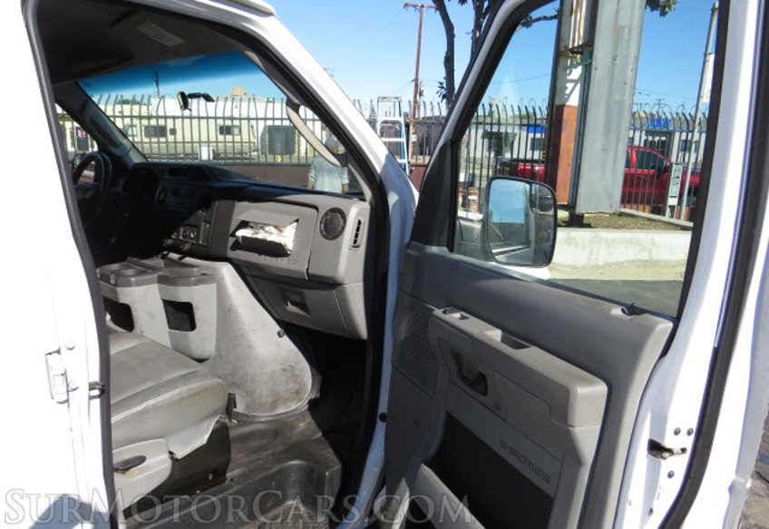 2013 Ford Econoline Cargo Van - Image 22