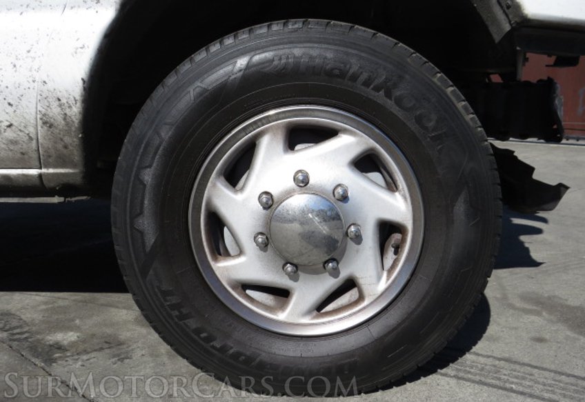 2013 Ford Econoline Cargo Van - Image 16