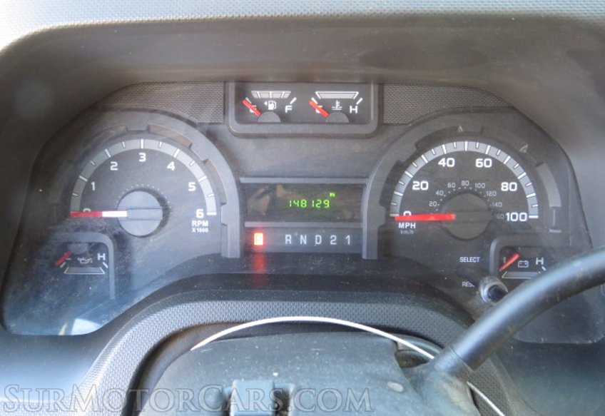 2013 Ford Econoline Cargo Van - Image 30