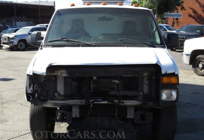 2013 Ford Econoline Cargo Van - Image 9