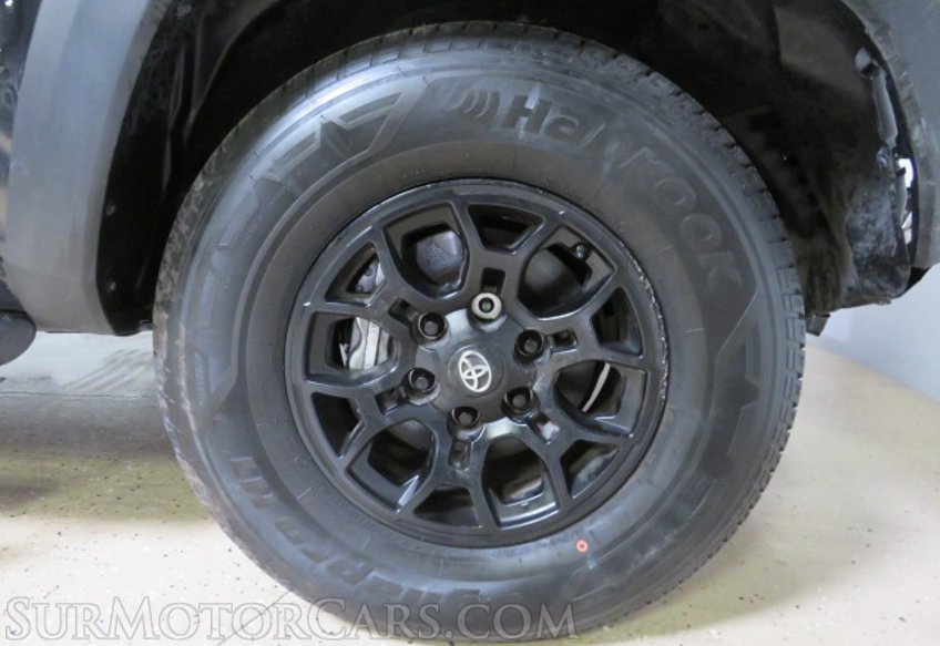 2021 Toyota Tacoma - Image 21