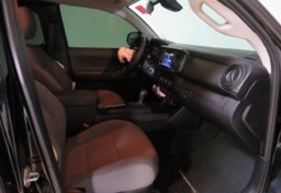 2021 Toyota Tacoma - Image 29