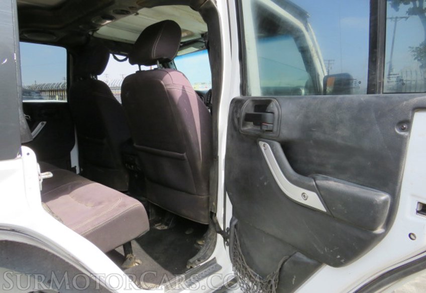 2014 Jeep Wrangler Unlimited - Image 22