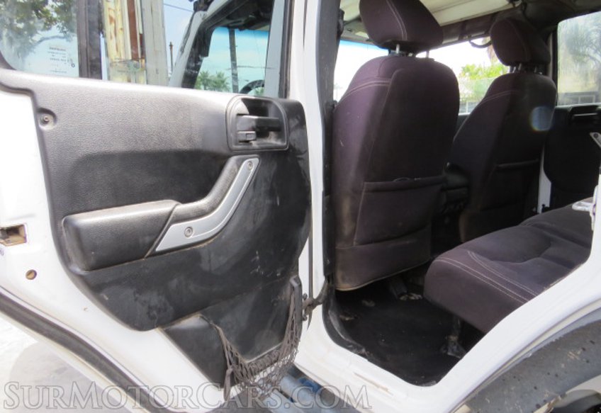 2014 Jeep Wrangler Unlimited - Image 21