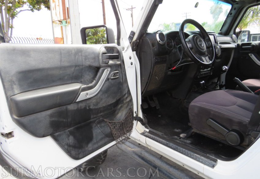 2014 Jeep Wrangler Unlimited - Image 19