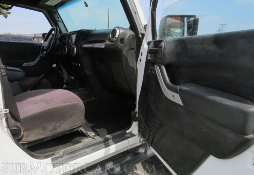 2014 Jeep Wrangler Unlimited - Image 20