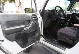 2014 Jeep Wrangler Unlimited - Image 19