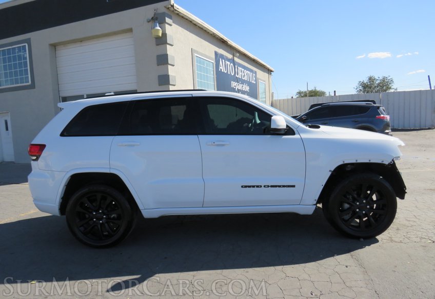 2018 Jeep Grand Cherokee - Image 9