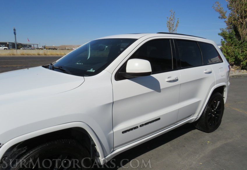 2018 Jeep Grand Cherokee - Image 12