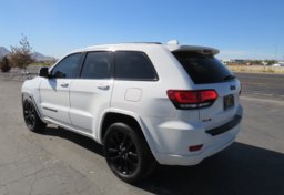 2018 Jeep Grand Cherokee - Image 5