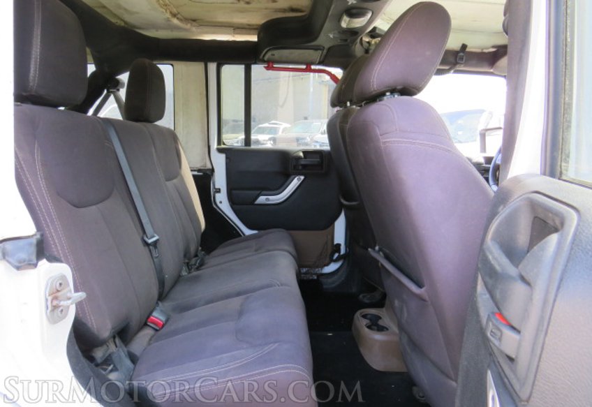 2015 Jeep Wrangler Unlimited - Image 27