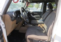 2015 Jeep Wrangler Unlimited - Image 24