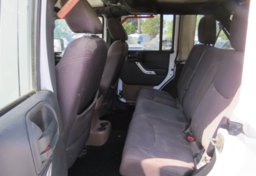 2015 Jeep Wrangler Unlimited - Image 28