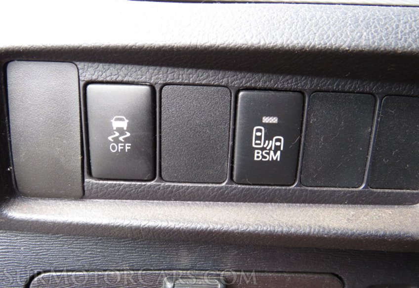2016 Toyota Sienna - Image 40