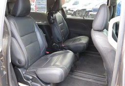 2016 Toyota Sienna - Image 23