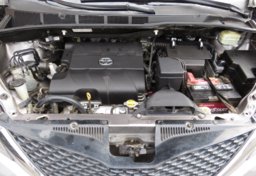 2016 Toyota Sienna - Image 47