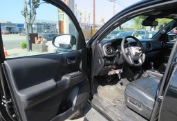 2020 Toyota Tacoma 4WD - Image 24