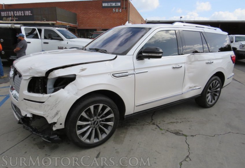 2018 Lincoln Navigator - Image 2