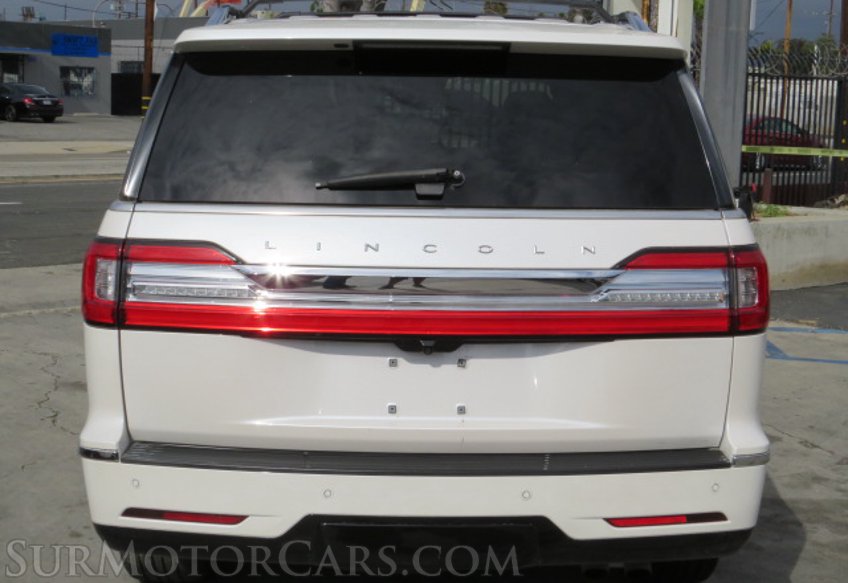 2018 Lincoln Navigator - Image 13