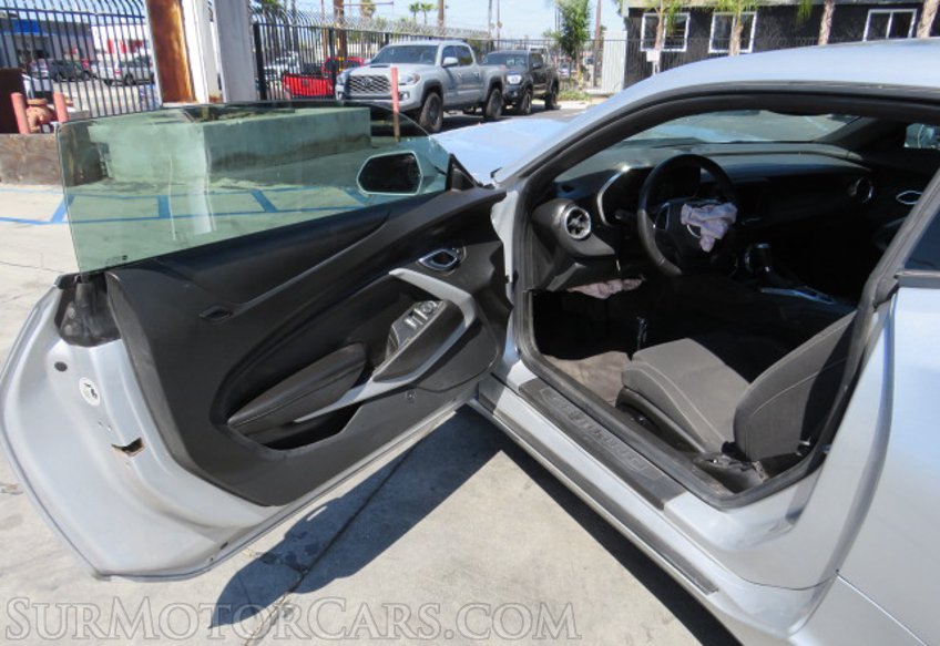 2019 Chevrolet Camaro - Image 18