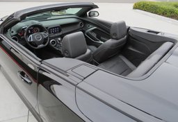 2020 Chevrolet Camaro - Image 17