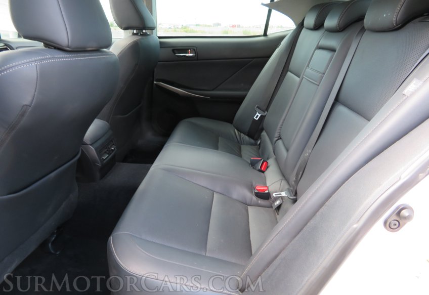 2015 Lexus IS 250 - Image 29