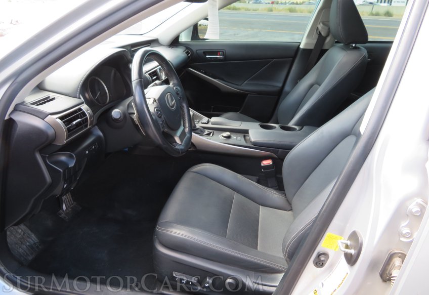 2015 Lexus IS 250 - Image 24