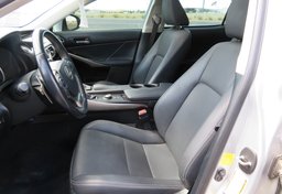 2015 Lexus IS 250 - Image 27