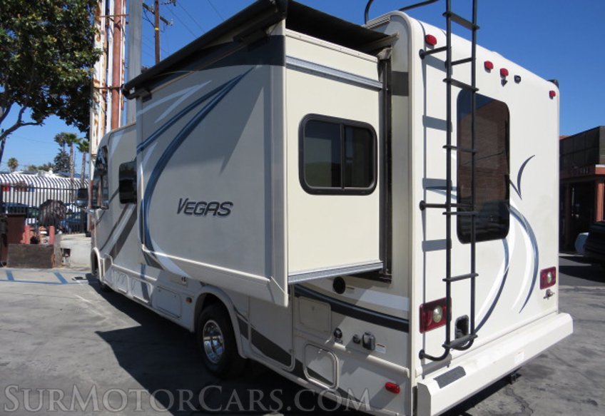 2016 Ford Thor Motor Coach - Image 21
