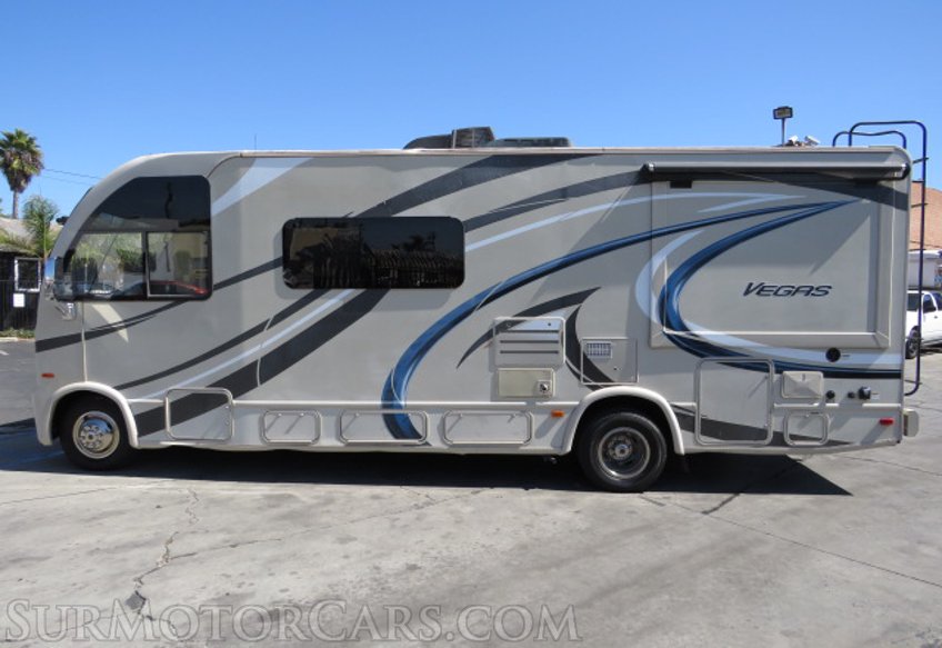 2016 Ford Thor Motor Coach - Image 9