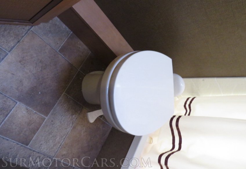 2016 Ford Thor Motor Coach - Image 73